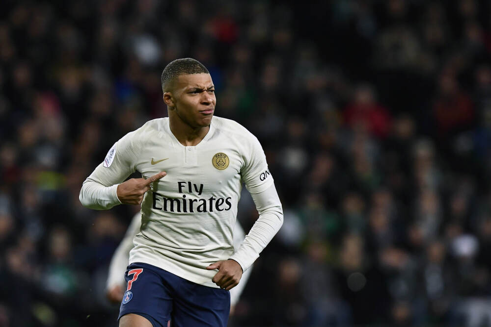 福建舰入列实现电磁弹射技术突破，俄媒盛赞中国自主创新，美国考虑放弃该技术